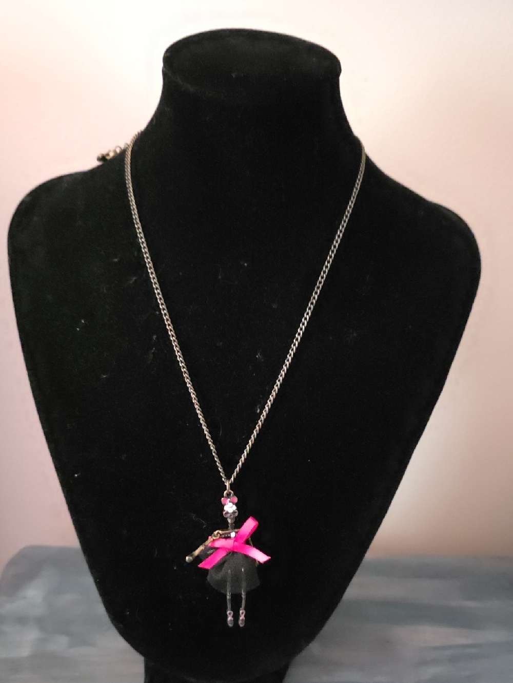 Betsey Johnson Prom Dress Princess Crystal Skull Skeleton Pendant Necklace 18”